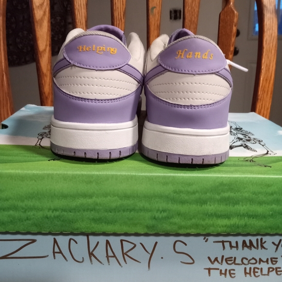 Helping Hands Dunks - Picture 3 of 5